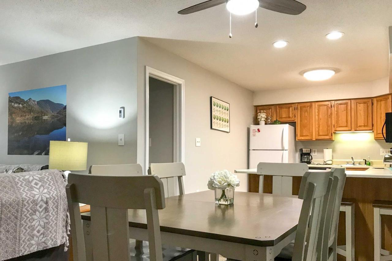 Lincoln Condo With Views, Pool, Hot Tub And Balcony! Exterior photo